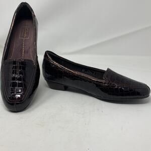 Clarks Everyday Shiny Brown/Burgundy Patent Leather Loafers Active Air Size 8.5M